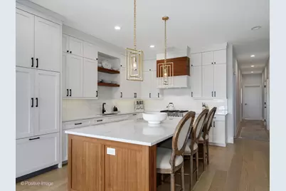 1511 W Irving Park Road #4E, Chicago, IL 60613 - Photo 8