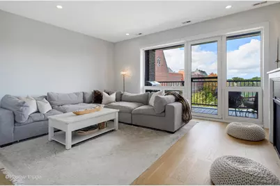 1511 W Irving Park Road #4E, Chicago, IL 60613 - Photo 4