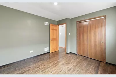 11625 S Avenue L, Chicago, IL 60617 - Photo 12