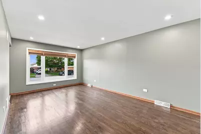11625 S Avenue L, Chicago, IL 60617 - Photo 4