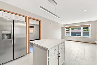 11625 S Avenue L, Chicago, IL 60617 - Photo 10