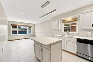 11625 S Ave L, Chicago, IL 60617 - Photo 8