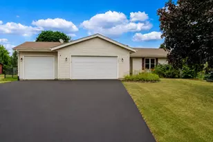 9960 Flint Ct, Roscoe, IL 61073 - Photo 1