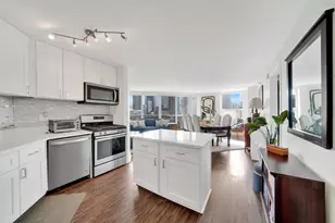 545 N Dearborn St, Chicago, IL 60654 - Photo 2