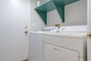 158 N Royal Oak Dr, Vernon Hills, IL 60061 - Photo 28