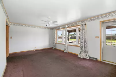 7840 W 76th Street, Bridgeview, IL 60455 - Photo 4