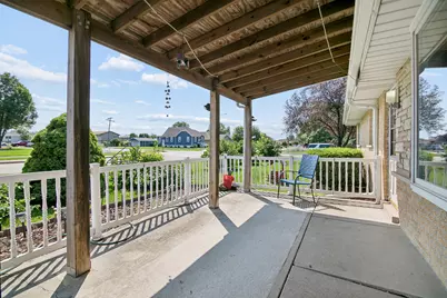 7840 W 76th Street, Bridgeview, IL 60455 - Photo 2