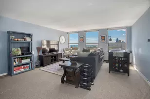 2626 N Lakeview Ave, Chicago, IL 60614 - Photo 2