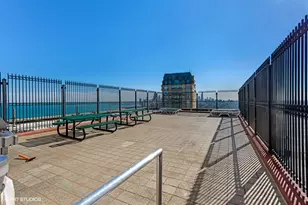 2626 N Lakeview Ave, Chicago, IL 60614 - Photo 14