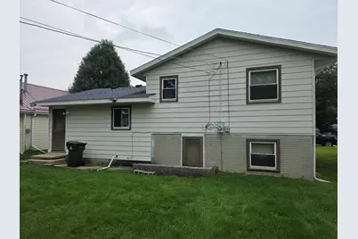 1807 18th Avenue, Sterling, IL 61081 - Photo 2