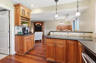 305 S Knollwood Dr, Schaumburg, IL 60193 - Photo 10