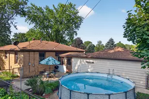 1522 Manhatten Dr, Streator, IL 61364 - Photo 2