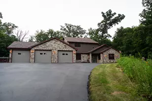 4746 S Knoll Rd, Rochelle, IL 61068 - Photo 4