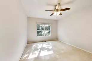 2811 Granite Ct, Crystal Lake, IL 60012 - Photo 14