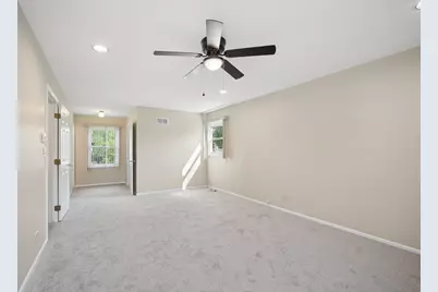 894 Thompson Boulevard, Buffalo Grove, IL 60089 - Photo 18