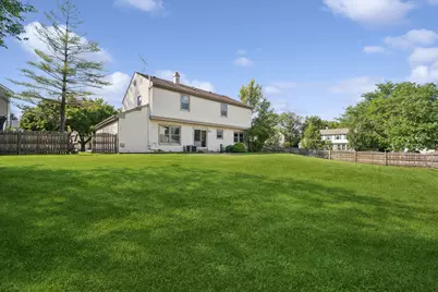 894 Thompson Boulevard, Buffalo Grove, IL 60089 - Photo 22