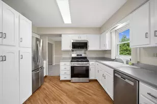 894 Thompson Blvd, Buffalo Grove, IL 60089 - Photo 6