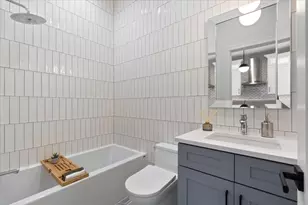 2446 W Augusta Blvd, Chicago, IL 60622 - Photo 20