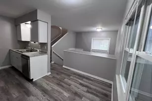 1637 Sheffield Dr, Elgin, IL 60123 - Photo 6
