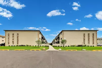 5101 N East River Road #1K, Chicago, IL 60656 - Photo 1