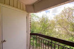 2210 Country Club Dr, Woodridge, IL 60517 - Photo 14