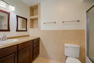 2210 Country Club Dr, Woodridge, IL 60517 - Photo 10