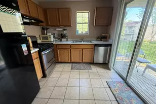 37 Gant Cir, Streamwood, IL 60107 - Photo 12