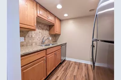 1 Renaissance Place #911, Palatine, IL 60067 - Photo 6