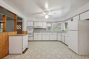 8351 W 99th St, Palos Hills, IL 60465 - Photo 4