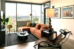 3740 N Halsted St, Chicago, IL 60613 - Photo 2