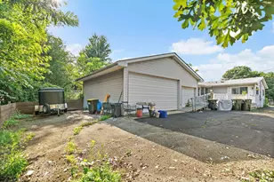 308 Ramble Rd, Lake in the Hills, IL 60156 - Photo 20