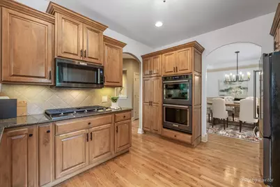 701 Kelly Court, Roselle, IL 60172 - Photo 16