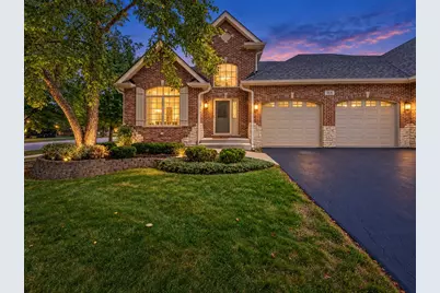 701 Kelly Court, Roselle, IL 60172 - Photo 2