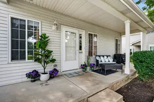 446 Borden St, Woodstock, IL 60098 - Photo 4