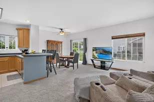 446 Borden St, Woodstock, IL 60098 - Photo 8