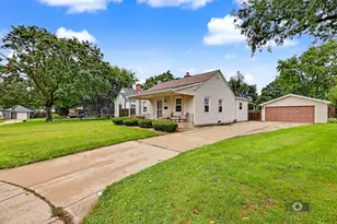1530 Marquette Ct, Joliet, IL 60435 - Photo 2
