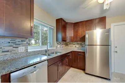 34 N Main Street #1S, Glen Ellyn, IL 60137 - Photo 6
