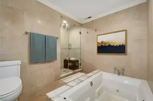 82 E Elm St, Chicago, IL 60611 - Photo 12