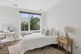 1045 W Cornelia Ave, Chicago, IL 60657 - Photo 12