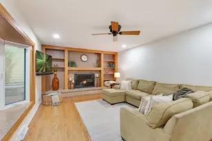 1685 Dartmouth Ln, Deerfield, IL 60015 - Photo 2