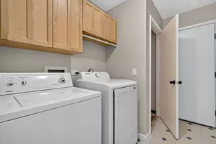 510 N Thornwood Dr, McHenry, IL 60050 - Photo 32