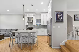 2338 N Oakley Ave, Chicago, IL 60647 - Photo 10