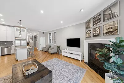 2338 N Oakley Avenue, Chicago, IL 60647 - Photo 4