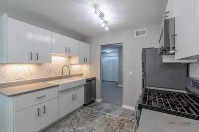 369 Southbury Court #D2, Schaumburg, IL 60193 - Photo 10