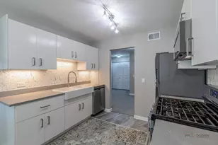 369 Southbury Ct, Schaumburg, IL 60193 - Photo 10