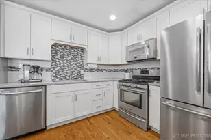 27W403 Melrose Ln, Winfield, IL 60190 - Photo 4