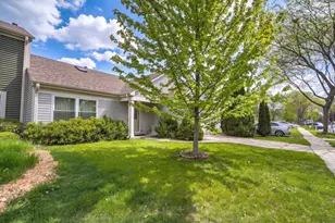 74 Bedford Rd, Mundelein, IL 60060 - Photo 1