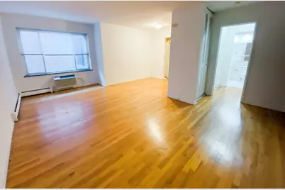 516 W Melrose Street #305, Chicago, IL 60657 - Photo 2