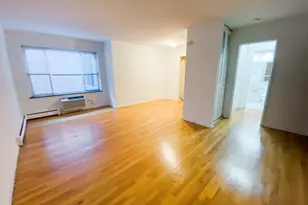 516 W Melrose St, Chicago, IL 60657 - Photo 2