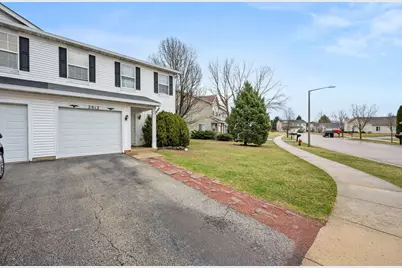 2812 Rebecca Court, Montgomery, IL 60538 - Photo 2